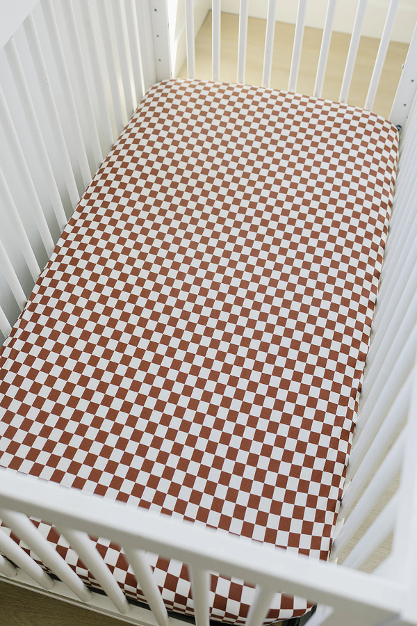 Stretch crib sheet - Rust checkered