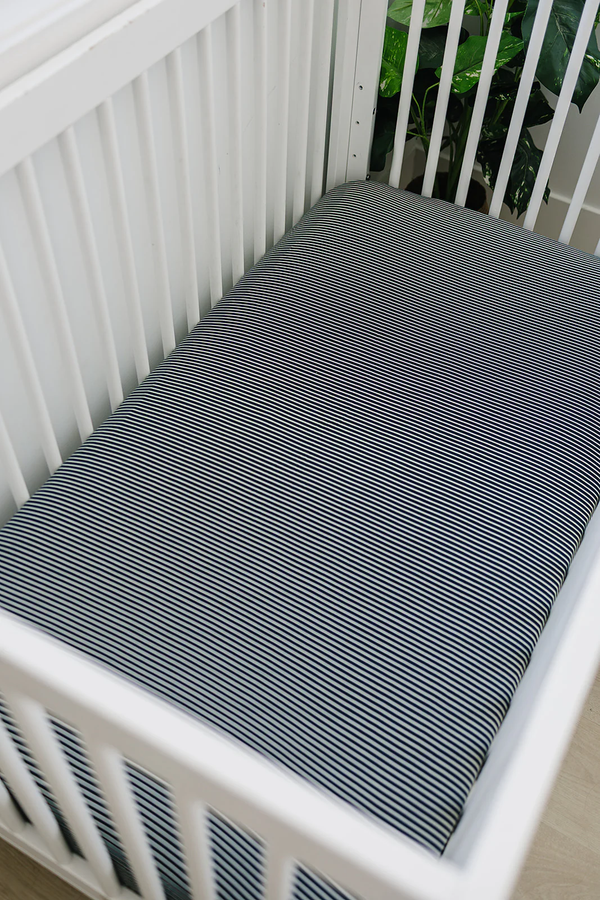 Stretch crib sheet - Navy stripes
