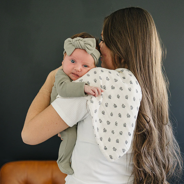 Burp cloth - Cream berry