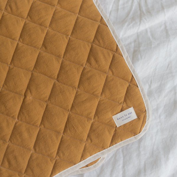Quilted playmat - Amber
