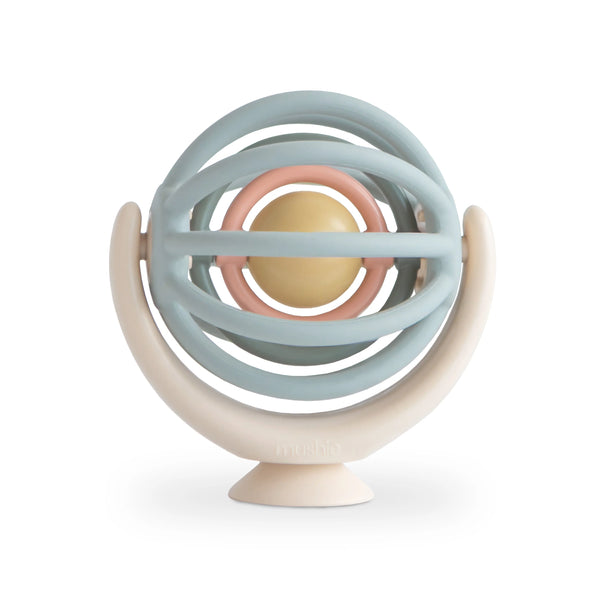 Suction spinner ball