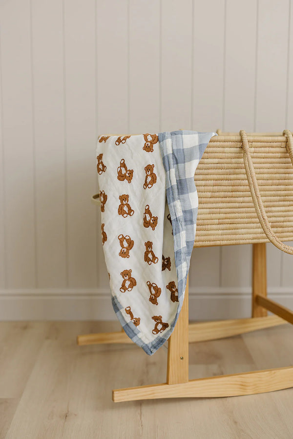 Courtepointe - Dusty blue gingham & teddy bear