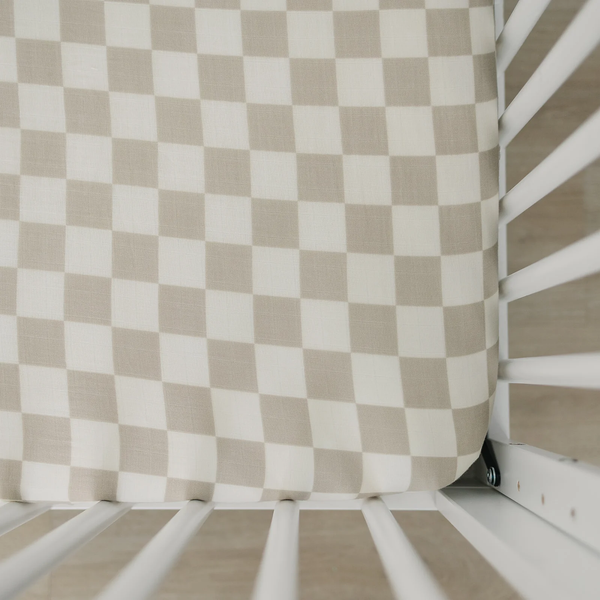 Crib sheet - Taupe checkered 